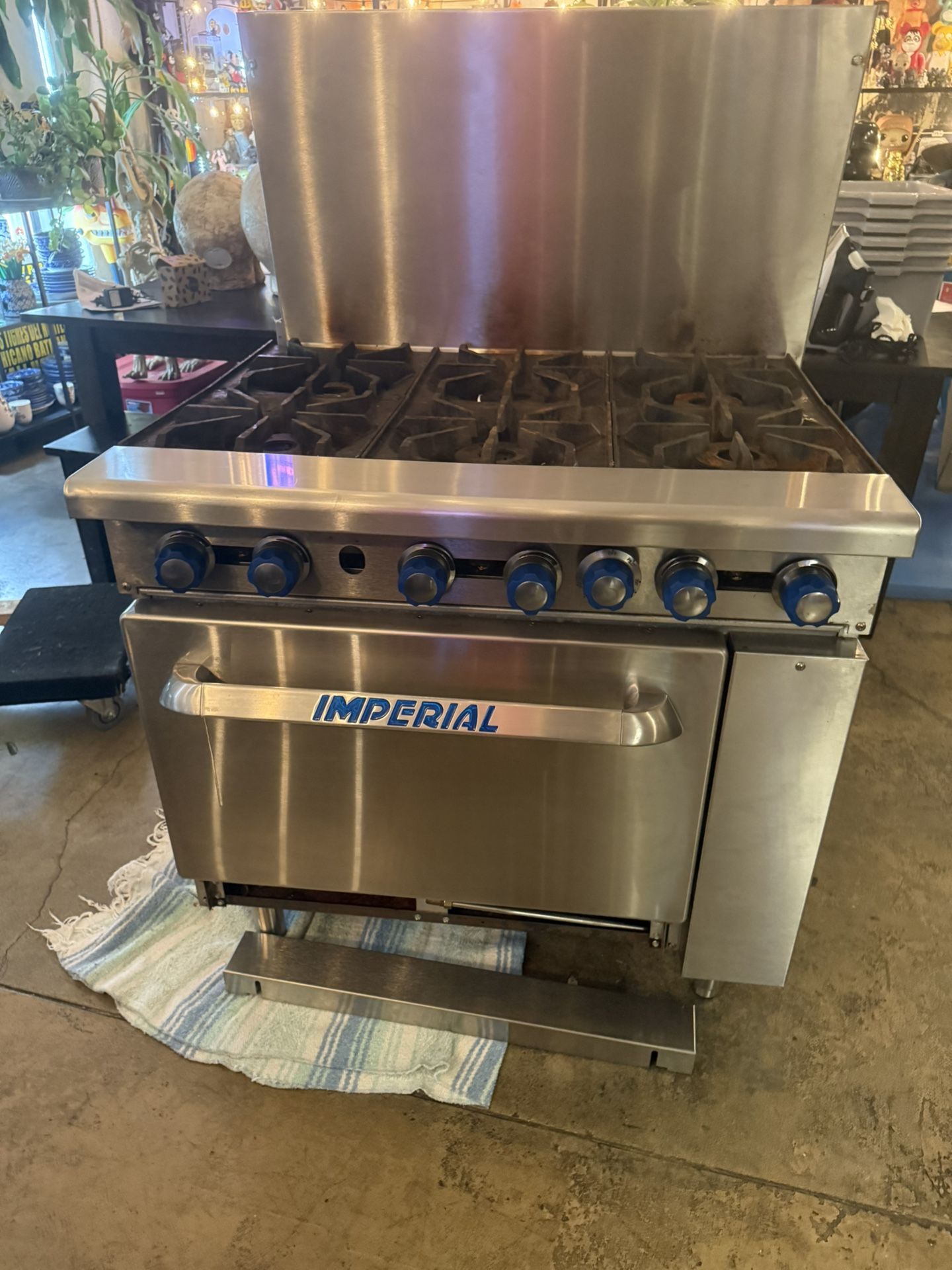 Imperial Restaurant Store For Sale