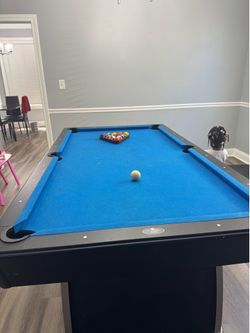 Pool table $600