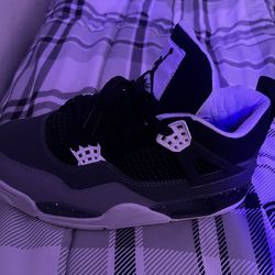 Size 7 Jordan 4 fears