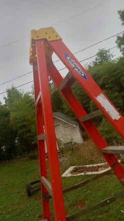 8ft Werner Fiberglass Stepladder