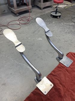 Shoeshine stand foot rest