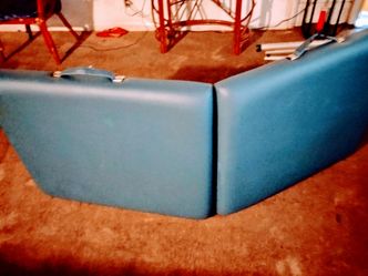 Earthlite portable massage table