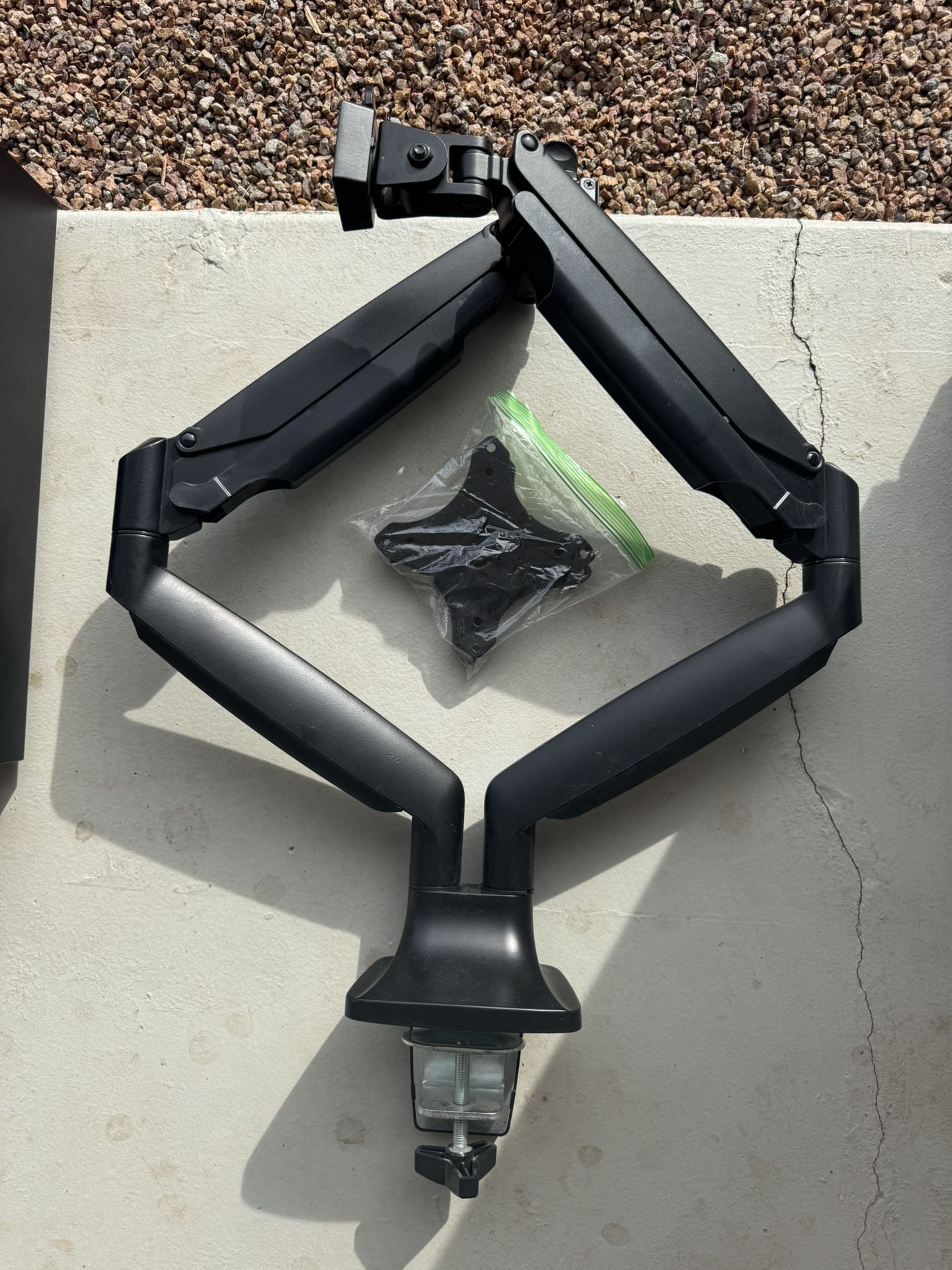 Dual Monitor Arm (Black) – With Hardware