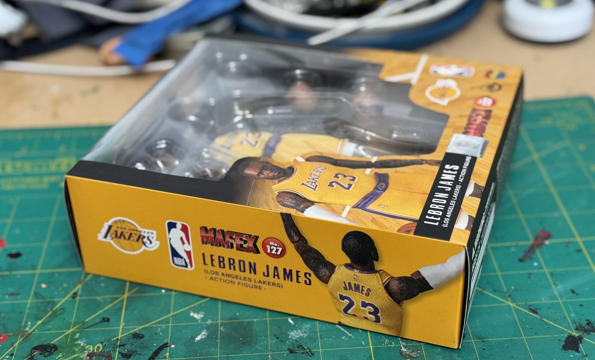 Mafex LeBron James No.127