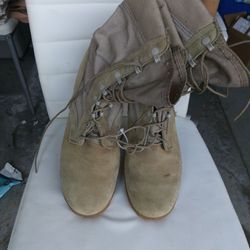 Army Boots And Working Boots (Size11)