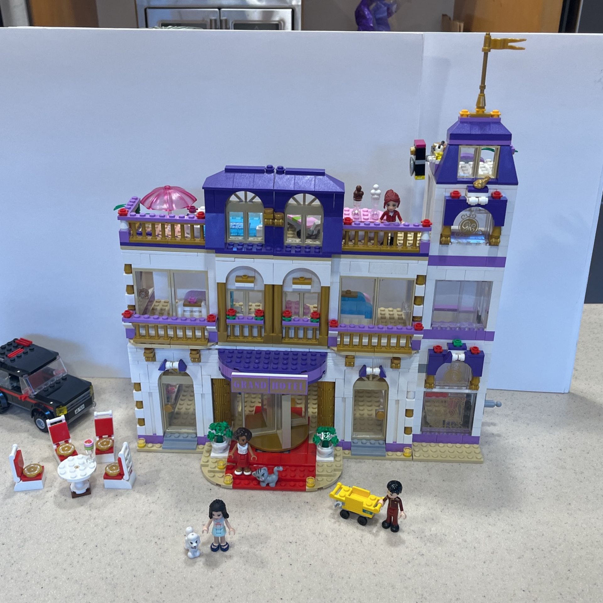 Lego Friends Heartlake Grand Hotel, 41101- As Shown