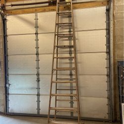 12’ Wooden Step Ladder 