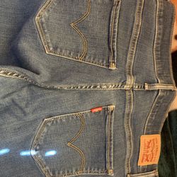LEVI ‘s.  Size 30 High Rise Super Skinny 
