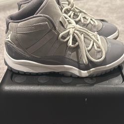 Air Jordan 11 Big Kids Size 2y