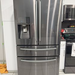 Samsung French Door Refrigerator w/ Ice & Water 