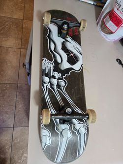 Skateboard Birdhouse Tony Hawk deck complete