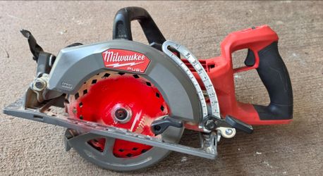 M18 FUEL 18V Lithium-Ion Cordless 7-1/4 in. Rear Handle Circular Saw (Tool-Only)