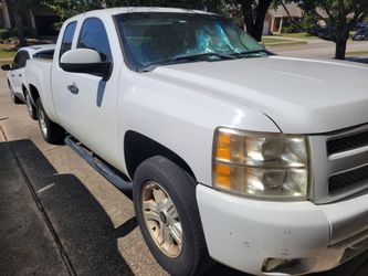 2011 Chevy Silverado 4X4 Ext. Cab