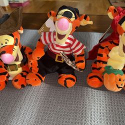 Rare Disney Store Halloween Tigger Devil,cowboy,, Pirate Mini Bean Bags With Tags