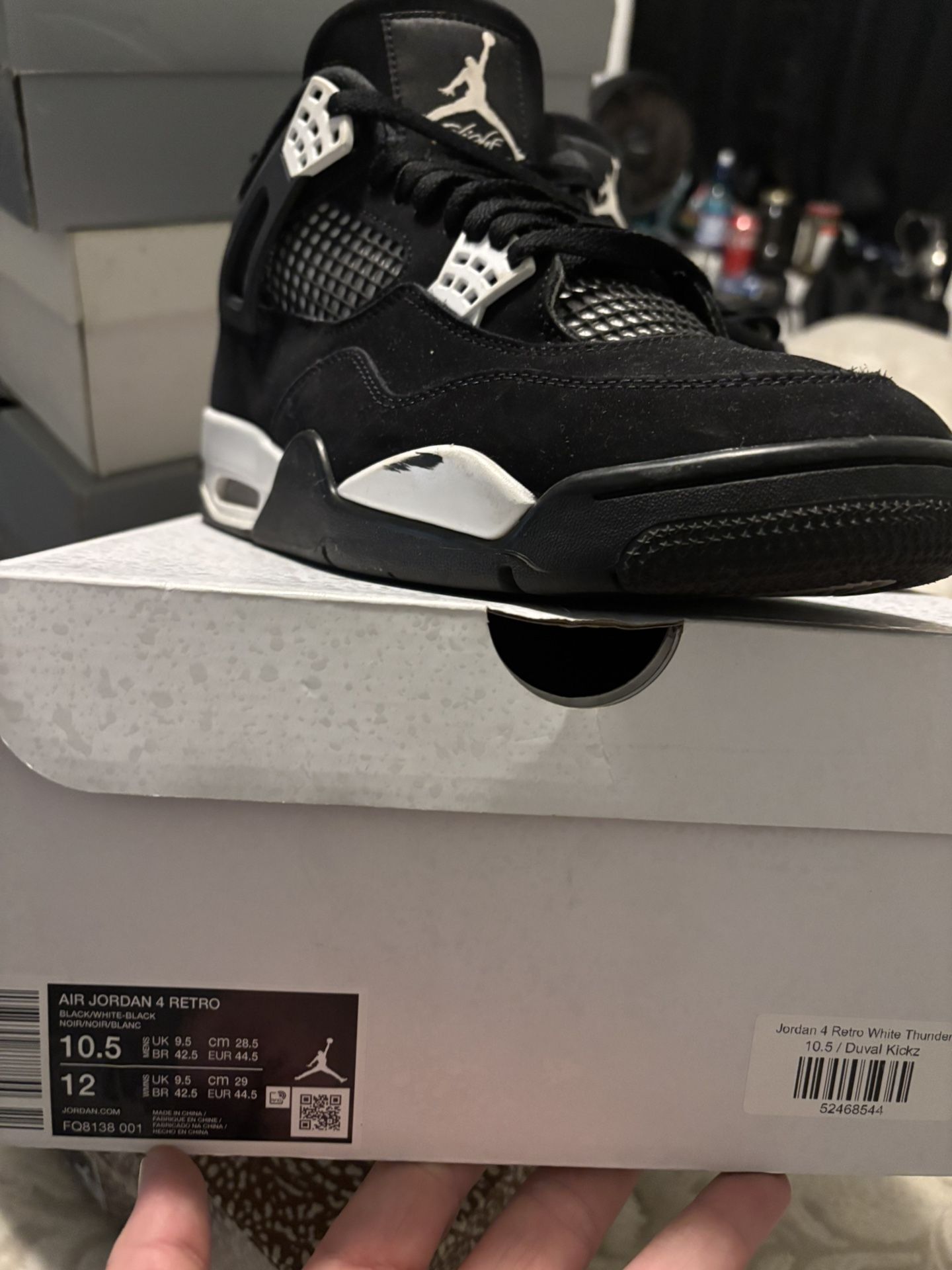 Retro Jordan 4 White Thunder
