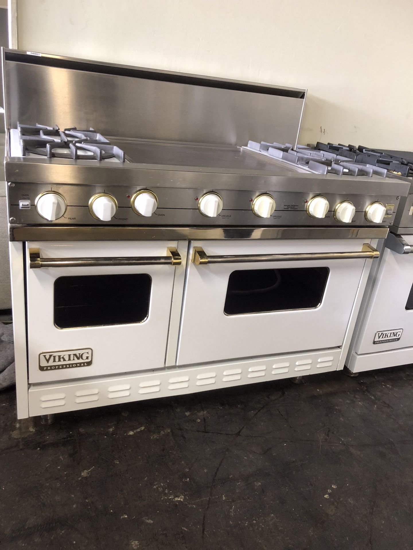 Viking 48” Wide Gas Range Stove In White Double Oven