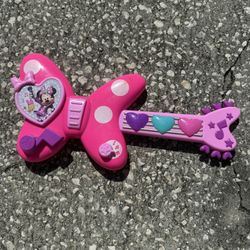 Disney Junior Minnie Mouse Bow-Tique Rockin’ Guitar – $10