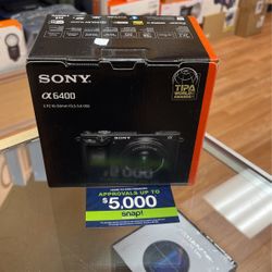 Sony A6400 With 16-50mm Lens
