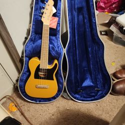 Fender Fullerton Telecaster Ukulele with Hard Case. Mint