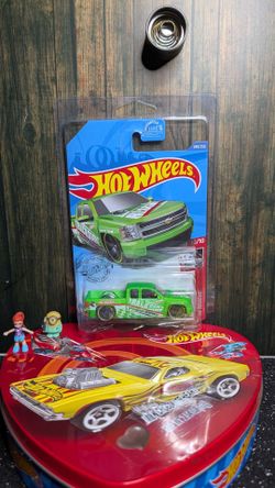 Hot Wheels Treasure Hunt Chevy Silverado