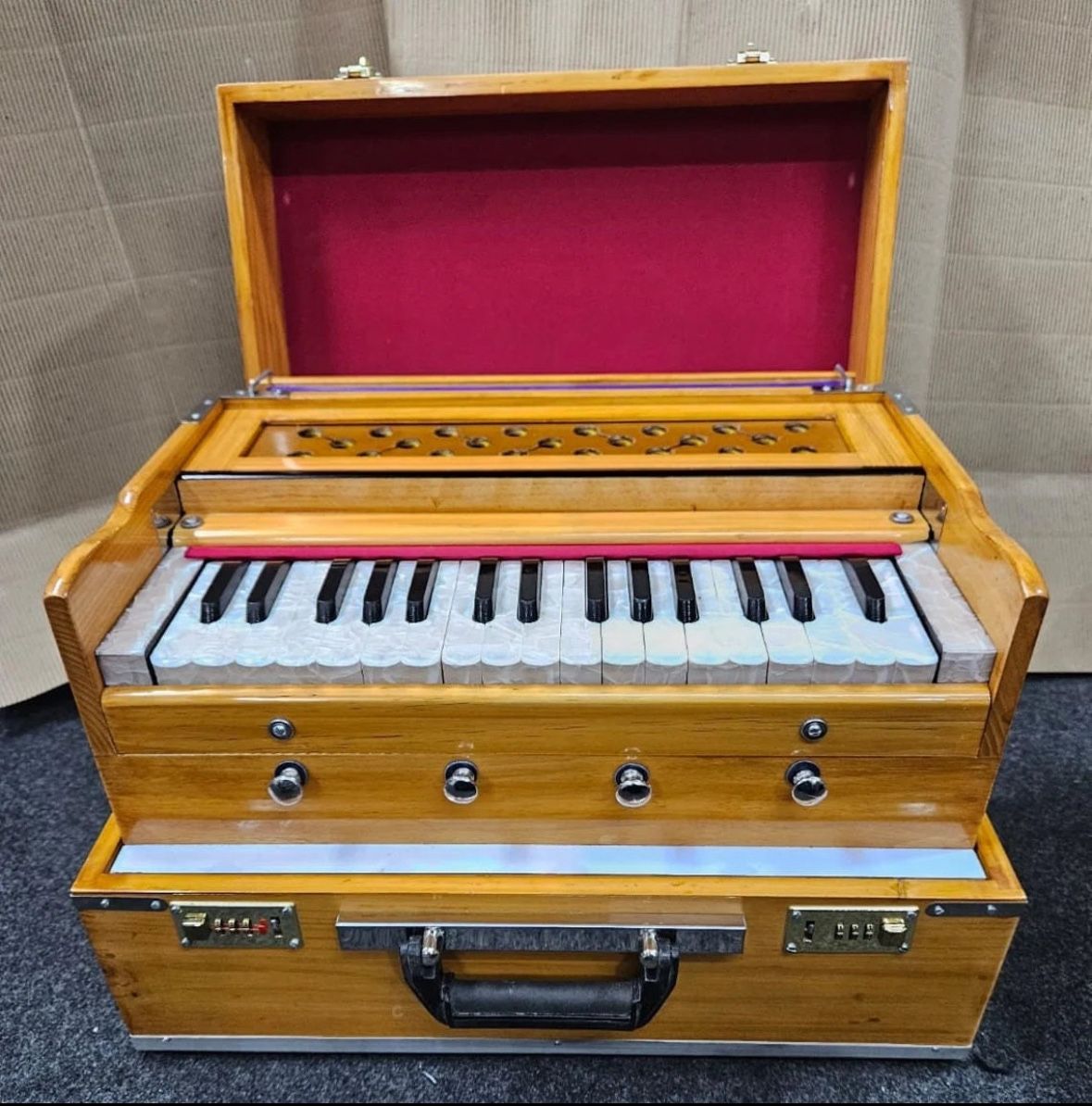 Shriji Harmonium