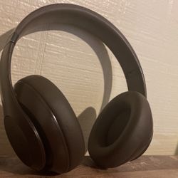 Beats Studio Pros (brown)