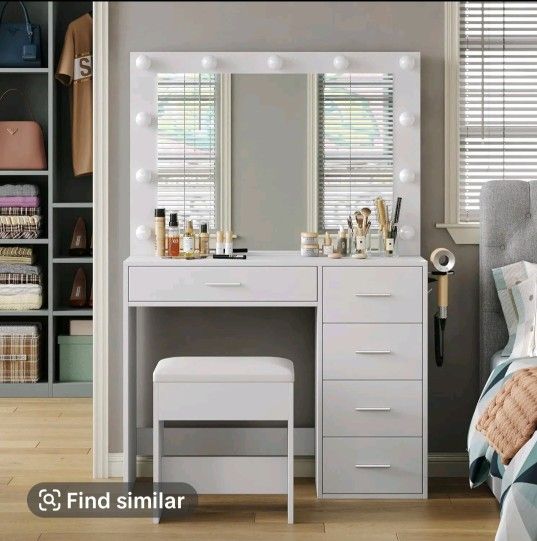 Vanity Desk With Stool