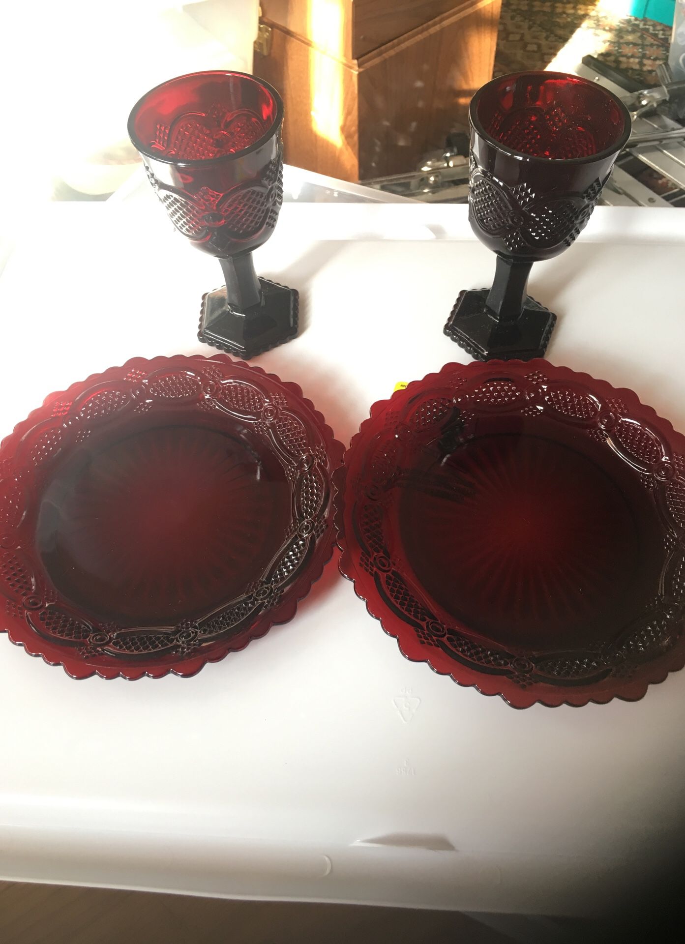 Avon 1876 cape cod collection Dessert plates and wine glass set