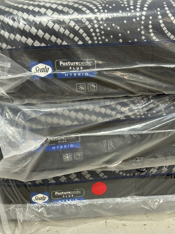 King Mattress Sealy Hybrid Plus Save $
