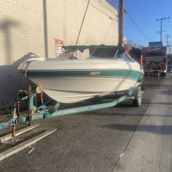 1996 Fourwinns Boat