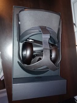 Oculus quest stand alone vr headset