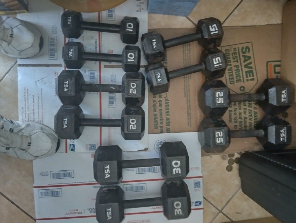 SET OF DUMBBELLS 