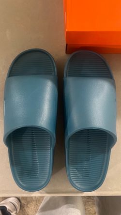Nike calm slide