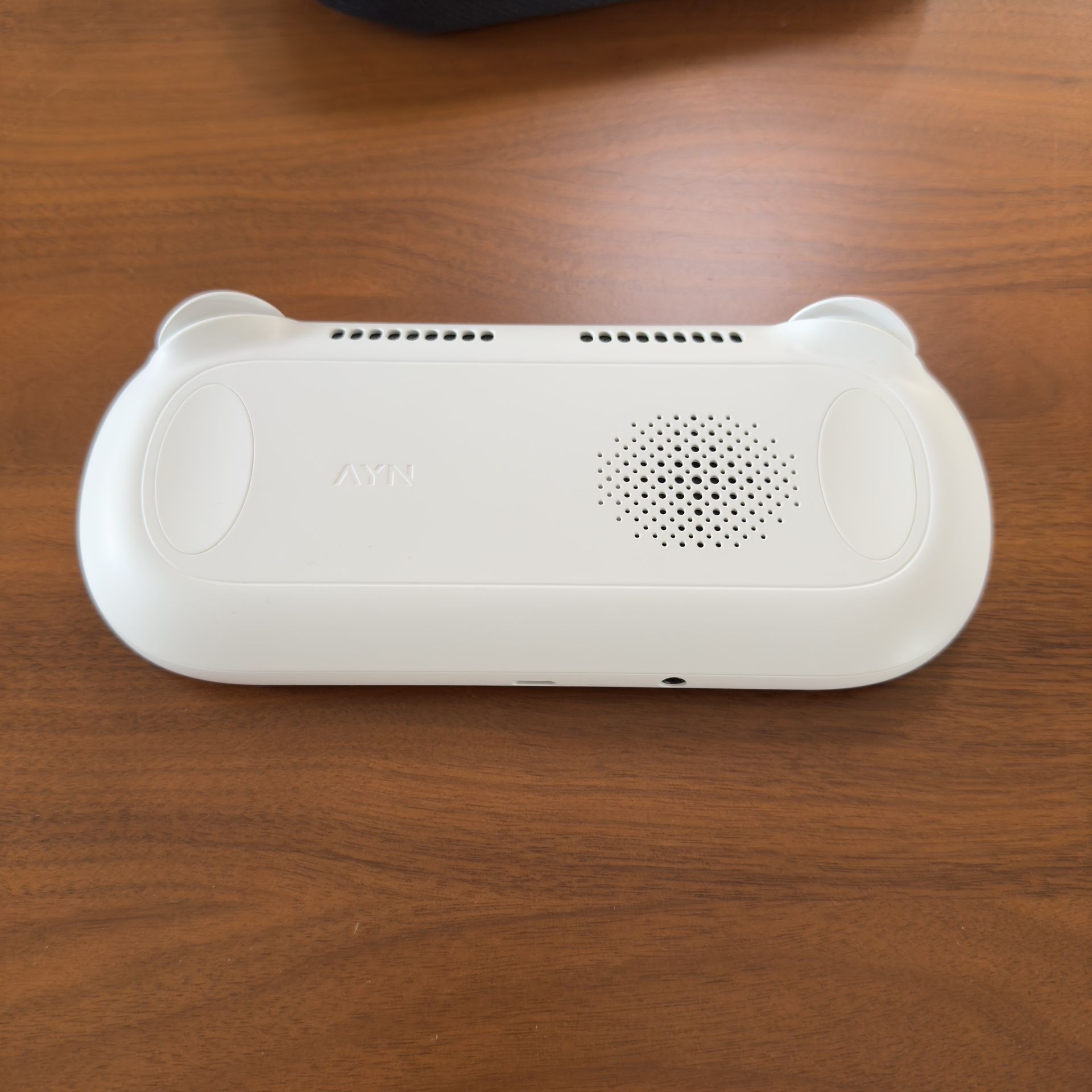 オ*フ様 AYN Odin2 Mini PRO ホワイト 256GB 美品 AYN Odin 2 Mini Pro - DROIX Global
