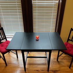 Dinner Table With Chairs