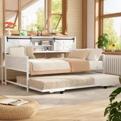 White Farmhouse Twin Daybed with Trundle