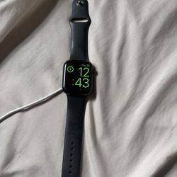 Apple Watch Series 8 (GPS)