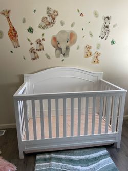 White convertible crib / like new