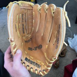 Regent R-700 Softball/ Baseball Adult Glove Like New Quality Leather $30 Have Cheaper And Smaller Gloves Too Righty Right Handed Thrower RHT