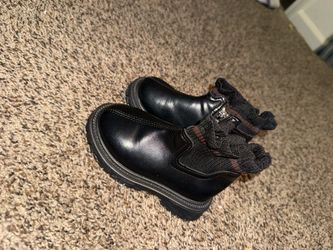 Girls boots size 6c