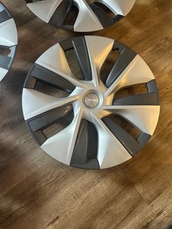 Tesla Model Y Gemini Wheel Covers