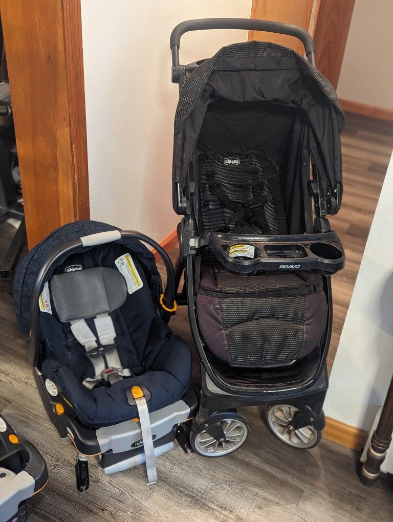 Chicco Bravo Stroller With Infant Car Seat And Extra Base - Main Image