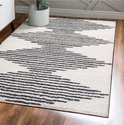 JONATHAN Y Elm Diamond Stripe Shag White/Gray Indoor Area Rug, 8x10