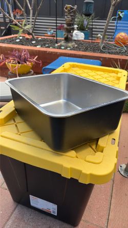 Stainless steel litter box