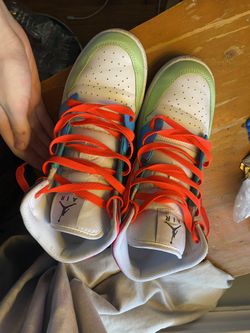 Nike Air Jordan 1 Mid SE "White/Dark Shadow/Hyper Pink/Taxi📲