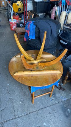 Wakefield Center Revolving Center Table