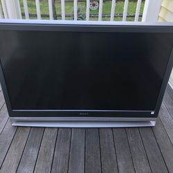 Sony KDF-42E2000 42” Grand WEGA LCD HDTV