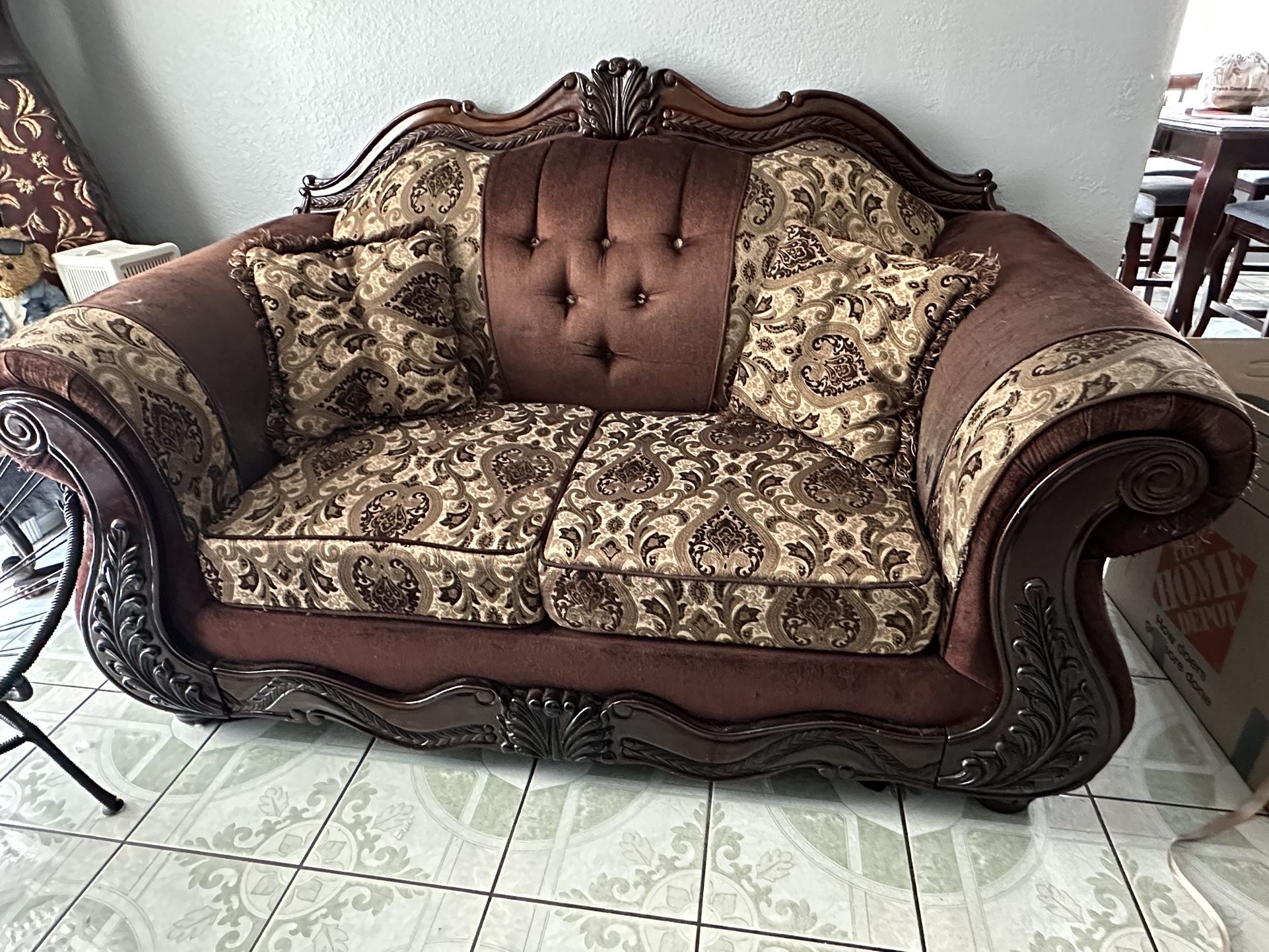 Loveseat Sofa/Couch