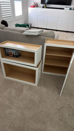 Kitchen Cabinets – Great Condition, never mounted – White –