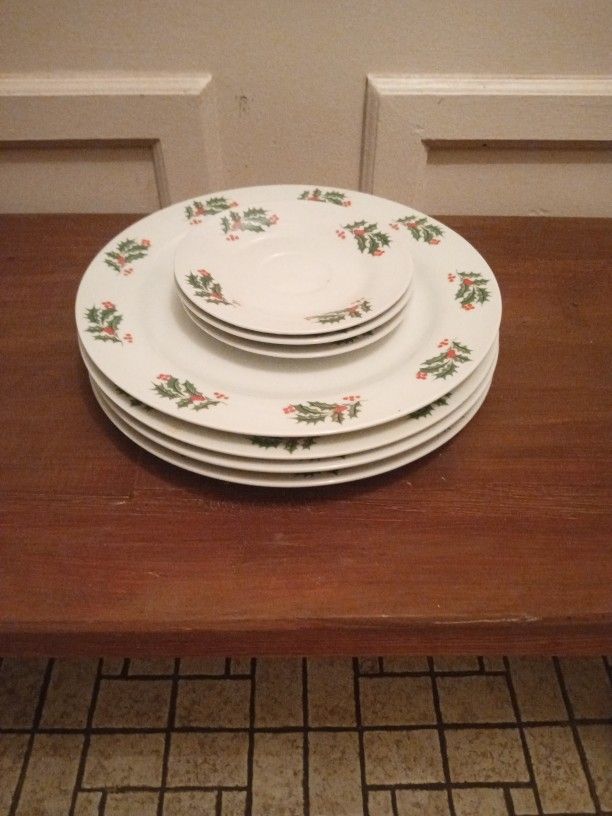 Alco Christmas Dinner Plate Set